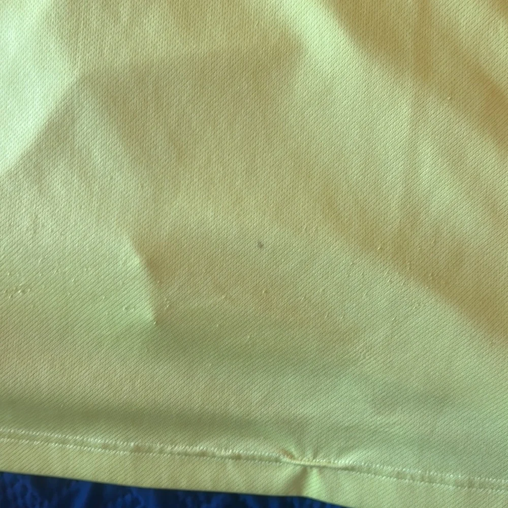 Under Armour XL Heat gear workout shirt - Picture 7 of 8